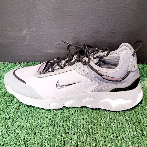 Nike React Live SE Stadium Grey Running Sneakers Size 8 Women DD6879 001 - Picture 8 of 9